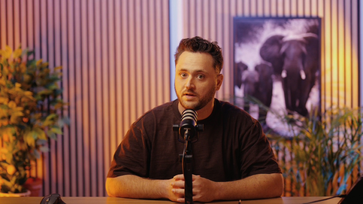 Stan Vreuls in de studio van 21x